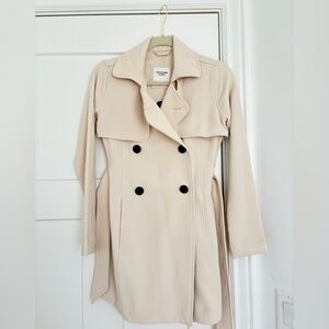 Abercrombie & Fitch Beige Trench Coat